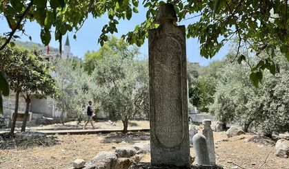 Fethiye Kalesi’nde Osmanlı mezarları gün yüzüne çıkıyor