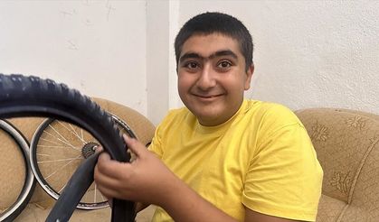 Otizmli Yahya’nın Bisiklet Tamiri ve Masa Tenisi Tutkusu Hayatına Yön Verdi