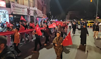 Afyon'da Fener Alayı düzenlendi: 100 metrelik Türk Bayrağı taşındı