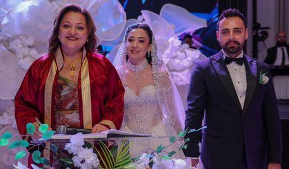 Başkan Burcu Köksal’ın kıydığı nikâhta bir ilk: “Böylesi benim için ilk kez oldu”