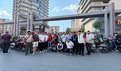Afyon'da Moto Kuryeler Saldırıya Uğrayan Meslektaşı İçin Toplandı: "Kaskla Almayacaksanız Sipariş Vermeyin"