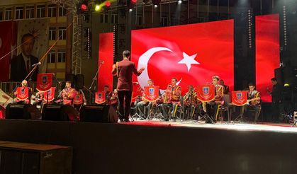 Afyon’da Jandarma Bandosu sahne aldı: Çırpınırdı Karadeniz büyük beğeni aldı