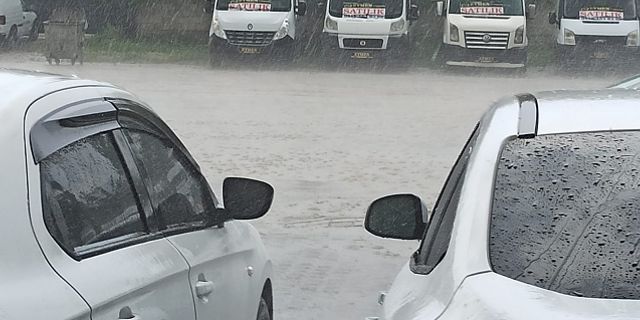Afyon Şuhut'ta şiddetli yağış etkili oldu