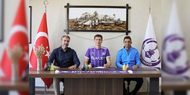 Melih Şencan Afyonsporla 1 yıllık sözleşme imzaladı