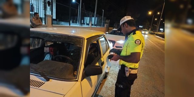 Afyon'da alkollü sürücü polise böyle yakalandı!