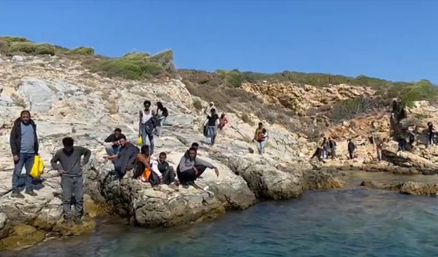Kuşadası açıklarında 30 düzensiz göçmen kurtarıldı