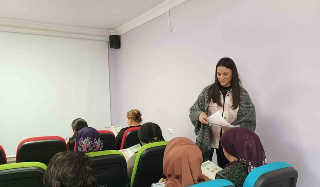 Afyon Sinanpaşa'da kadınlara ‘kuduz’ hastalığı konusunda eğitim verildi