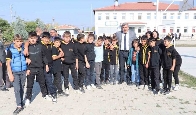 Sünnetci öğrencilere ’kendinize hedef belirleyin’ diye seslendi