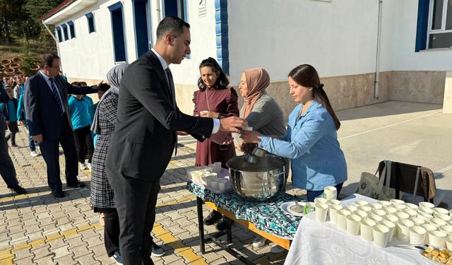 Afyon'da ilkokul öğrencilerine meslekler tanıtılıyor
