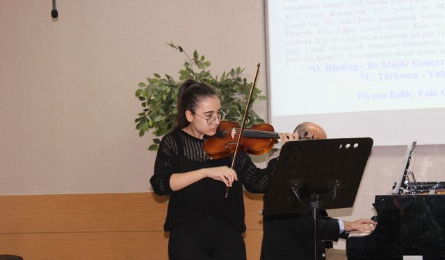Afyon'da Amatör Çalgıcılar Festivali: 300'e yakın müzisyen katıldı