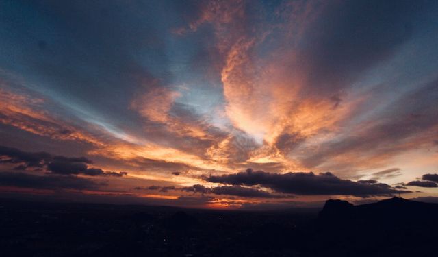 Afyon’da Gizemli Gökyüzü