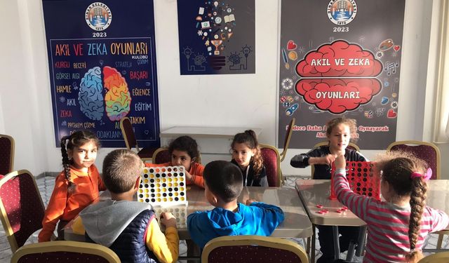 Afyon Dinar'da akıl zeka oyunları eğitimi devam ediyor