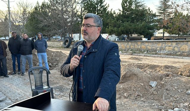AK Partili Ali Özkaya: Belediye ile merkezi hükümet bir olmazsa şehirlerin şakülü kayıyor!