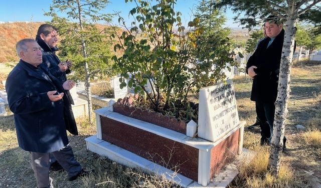 Mehmet Koçum vefatının 13'üncü yılında mezarı başında anıldı