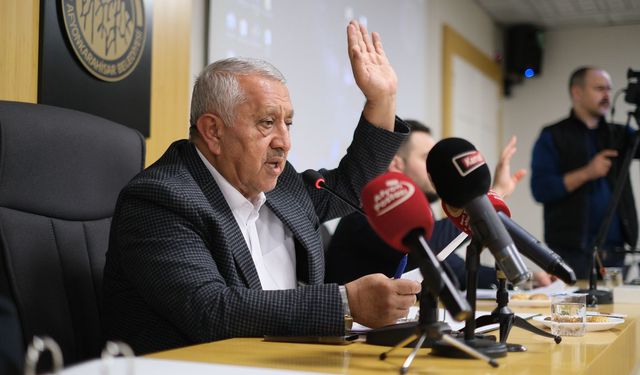 Başkan Zeybek açıkladı: Ambaryolu ve Kurtuluş Caddesi… Otopark… Minibüsler… 
