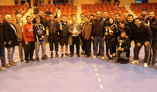 İhsaniye'de voleybolun en iyi kurumu belli oldu