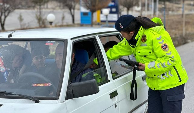 Afyon Bolvadin'de GBT sorgulaması yapıldı