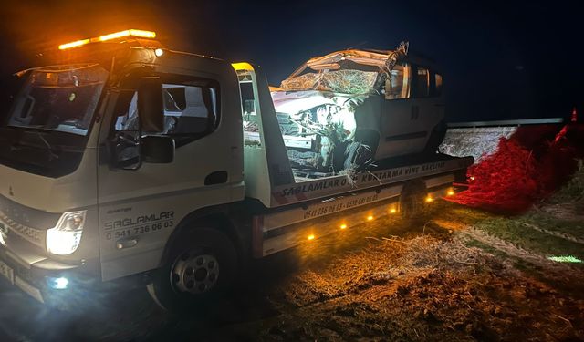 Afyon'da feci kaza: Takla atıp şarampole devrildi, yaşanan kazada yaralılar var