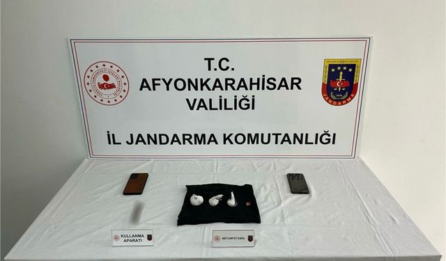 Afyon'da uyuşturucu operasyonu: Bursa'dan getirdikleri uyuşturucu madde ile yakalandılar