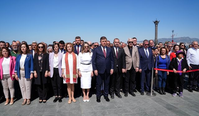 İzmir Büyükşehir Belediyesinde devir teslim töreni yapıldı