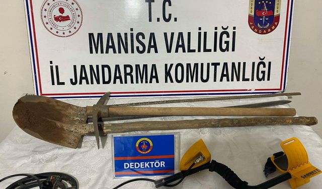 Manisa'da izinsiz kazı yapan 3 şüpheli suçüstü yakalandı