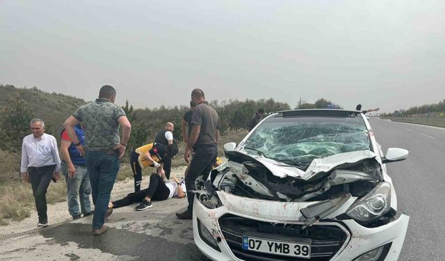 Eskişehir'de tıra arkadan çarpan otomobil sürücüsü yaralandı