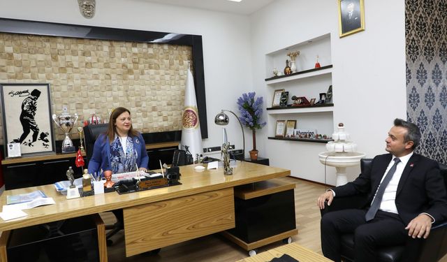 CHP'li Erhan Başkan Köksal'ı ziyaret etti: "Bu şehri artık çok güzel günler bekliyor"