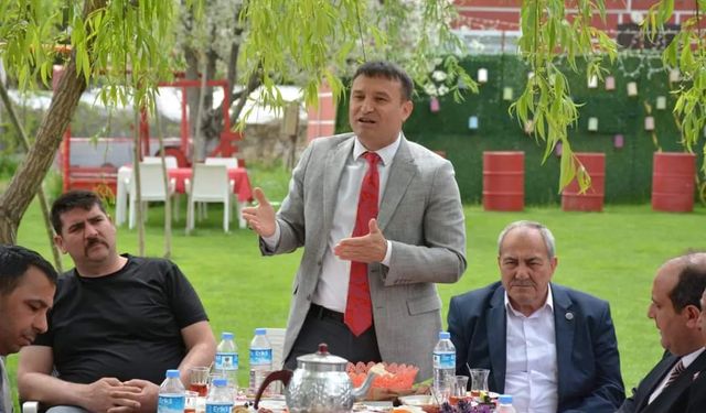 MHP'li Ahmet Kahveci: Vekilimizin destekleri ile belediyelerimizin ihtiyaçlarını yerine getireceğiz