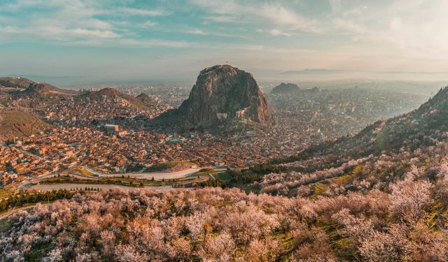Afyonkarahisar'da Sezon, Diğer Kentlerin Bittiği Yerde Başlıyor
