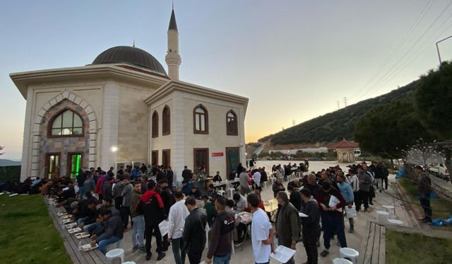 Hayırseverlerin desteğiyle iftar kuruldu