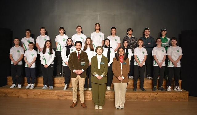 Öğrenciler yazdı, öğretmenler besteledi