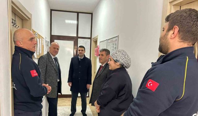 İstasyonda görev yapan çalışanlara ziyaret