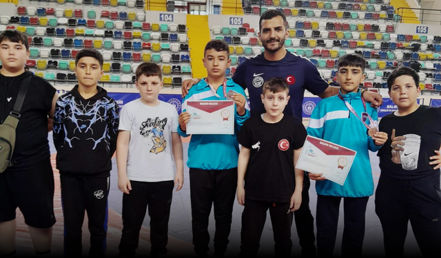 Afyonlu Güreşçiler Türkiye Şampiyonası’ndan Başarıyla Döndü!