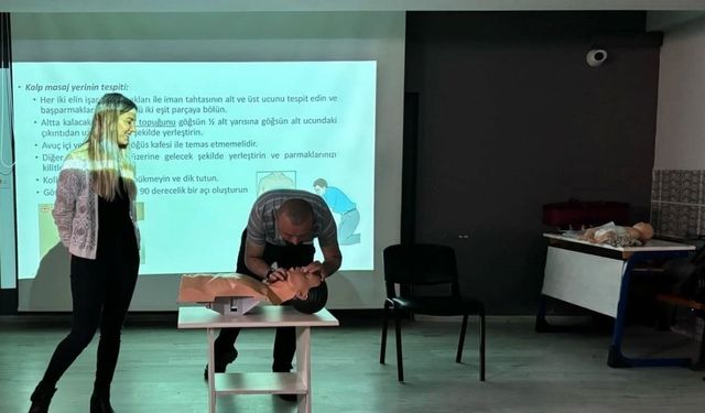 Altıntaş’ta Kamu Personeline İlk Yardım Eğitimi Verildi