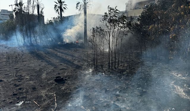 İzmir Konak'ta terk edilmiş yapıda yangın!