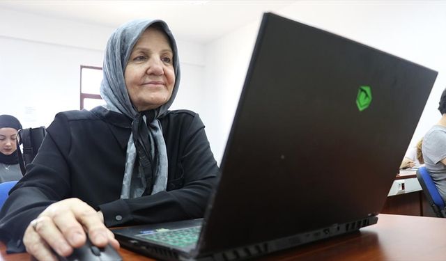 Üniversiteli Selma Teyze: “Okumanın yaşı yoktur”