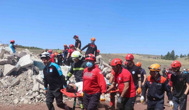 Eskişehir’de Çoklu Afet Tatbikatı: 6.7’lik Deprem Senaryosunda Koordinasyon Test Edildi