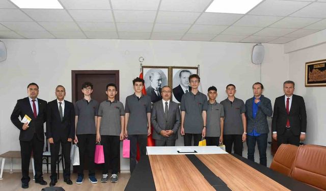 Eskişehirli Öğrencilerden Uluslararası Robot Yarışmasında Büyük Başarı
