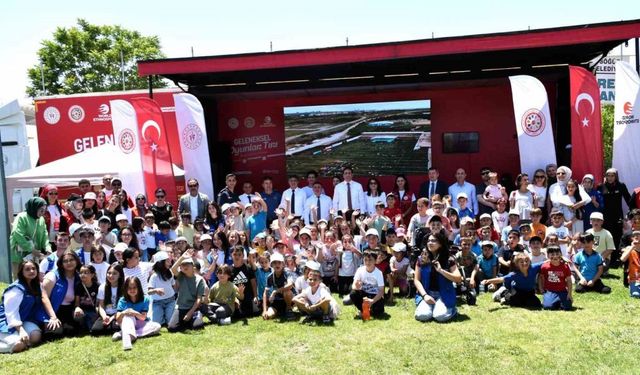 Söğüt’te Geleneksel Oyun Tırı Çocuklarla Buluştu