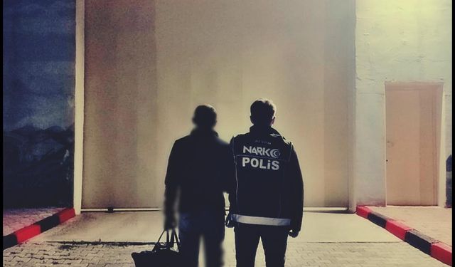 Afyon’da 4 ayrı suçtan aranıyordu: 7 Yıl 6 Ay Hapis Cezası Bulunan Şahıs Yakalandı!