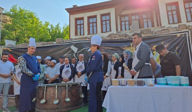 Afyon’da 40 hatimli şifalı aşurenin duası yapıldı: “Bu topraklarda umut hiç tükenmeyecek”