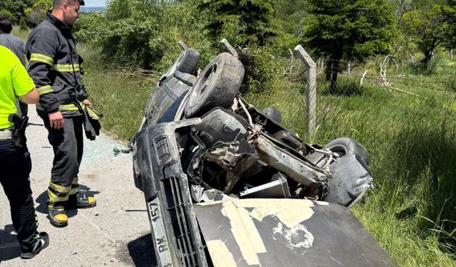 Kütahya'dan Afyon'a giden bir araç duvara girdi: Çok sayıda yaralı var...