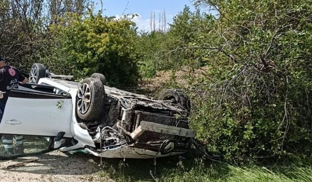 Afyon Çay’da otomobil takla attı: Çok sayıda yaralı var