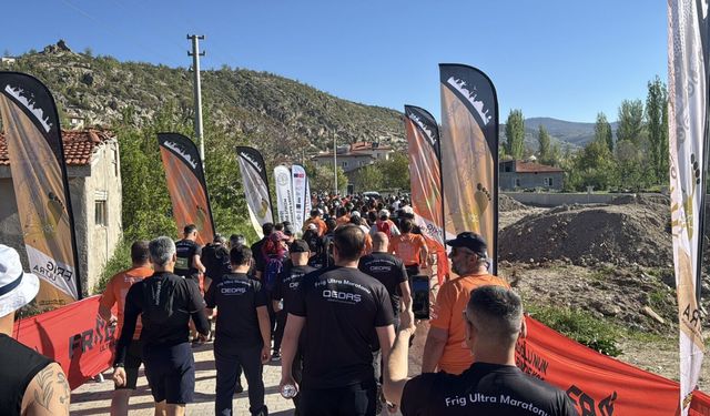 Afyon İhsaniye'de Frig Ultra Maratonu: Sporcular tarihi parkurlarda ter döktü