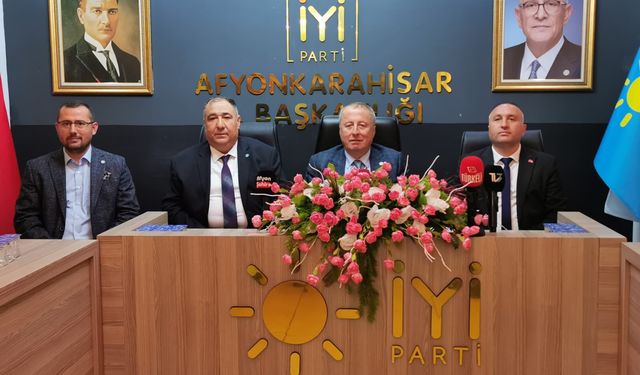 İYİ Parti Afyon İl Teşkilatı bayramlaştı: “Bu iktidarın gitmesi için nasıl davranmamız gerekirse öyle davranacağız”