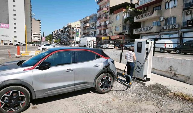 Efeler Belediyesi'nden elektrikli araç sahiplerine müjde: Şarj istasyonları hizmette