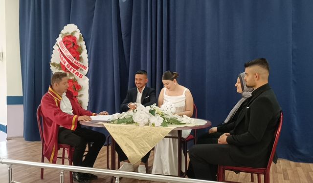 Afyon'da nikah dairesinde "06.06.2026" yoğunluğu: 26 çift aynı gün evlendi!