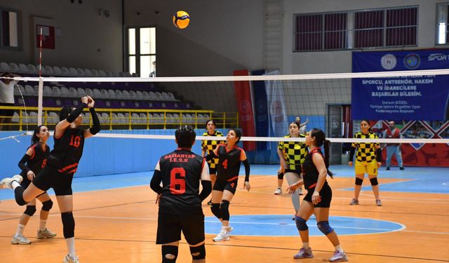 6 ilden 13 takım Afyon'da mücadele etti: İşitme Engelliler Şampiyonası tamamlandı