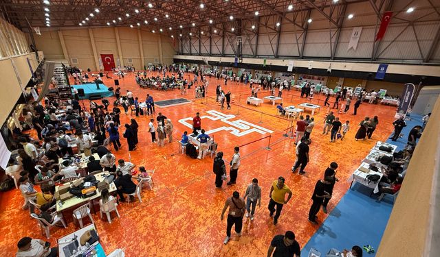 Geleceğin Mühendisleri Sakarya’da Yarışıyor: 2. ROBOTEK Olimpiyatları Başladı