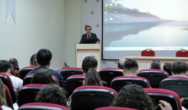 BŞEÜ'de 'Edebali'nin İzinde Ahiliğin İktisadi ve Sosyal Boyutları' semineri düzenlendi